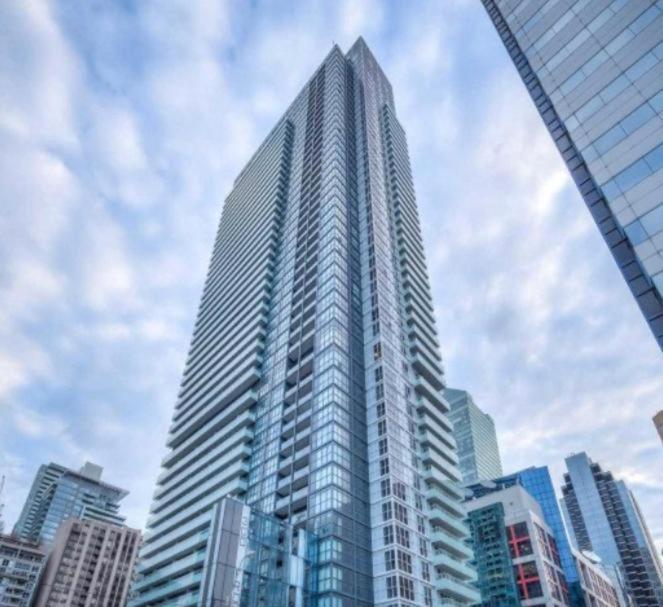 تورونتو Luxury Condo With Cn Tower View المظهر الخارجي الصورة