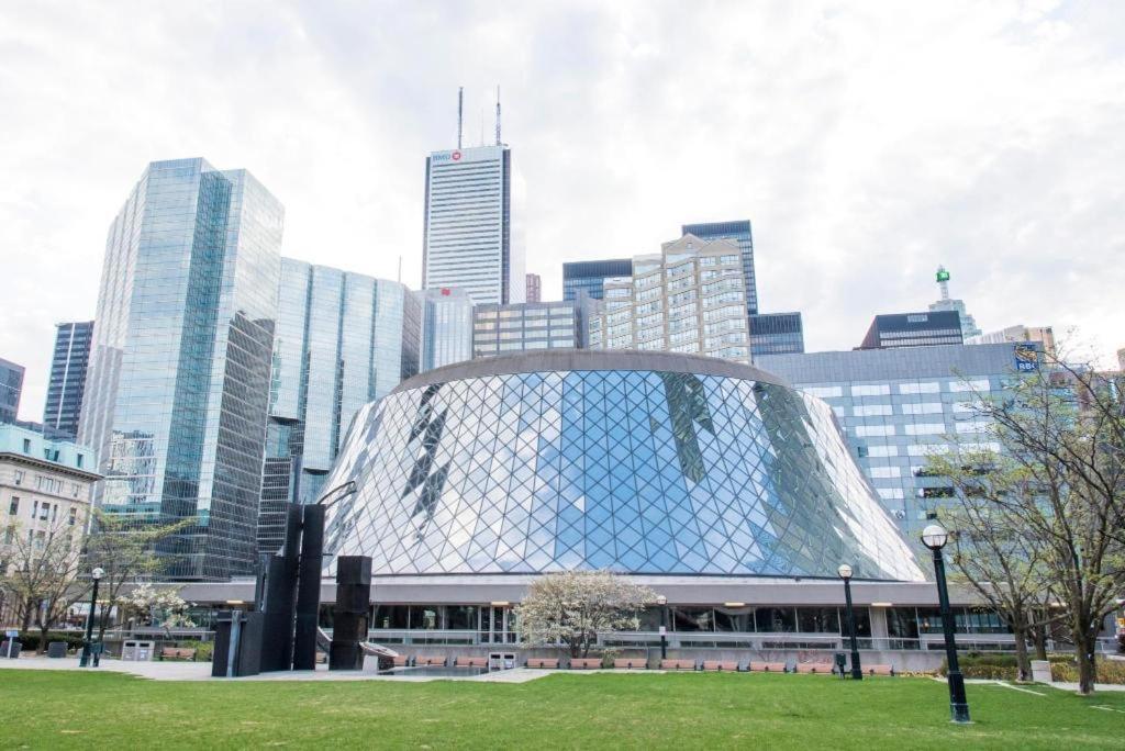 تورونتو Luxury Condo With Cn Tower View المظهر الخارجي الصورة